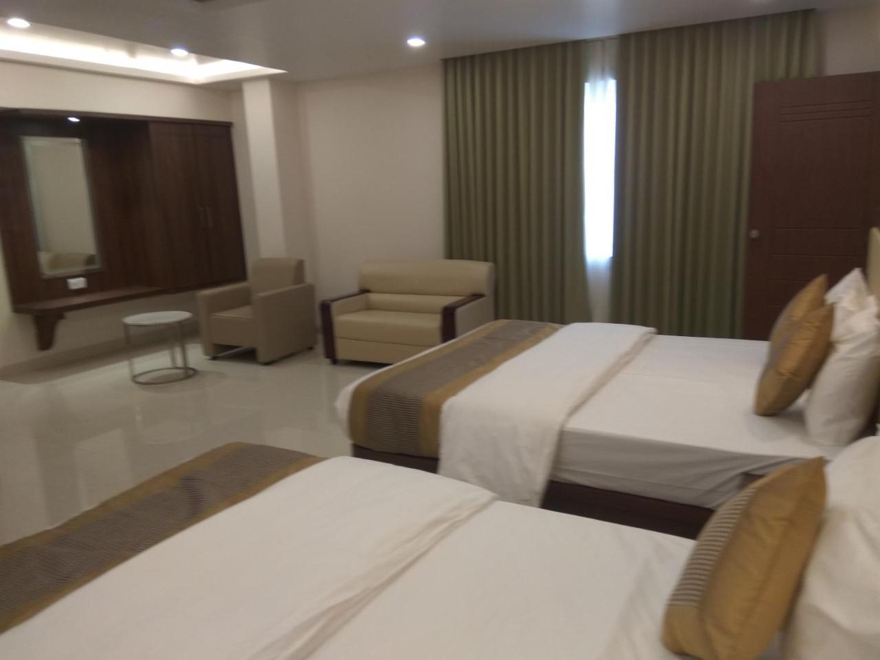 Hotel Ambika International Byndoor Bainduru Kültér fotó