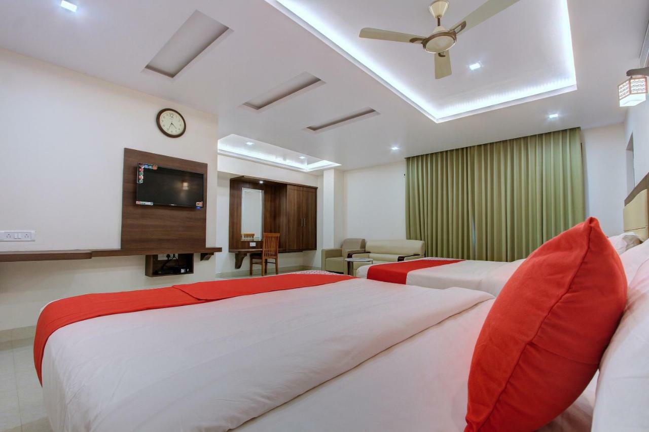 Hotel Ambika International Byndoor Bainduru Kültér fotó