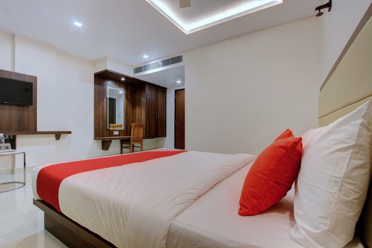 Hotel Ambika International Byndoor Bainduru Kültér fotó