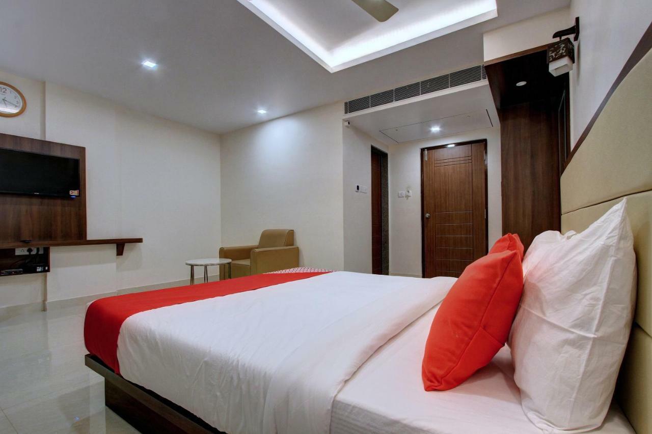 Hotel Ambika International Byndoor Bainduru Kültér fotó